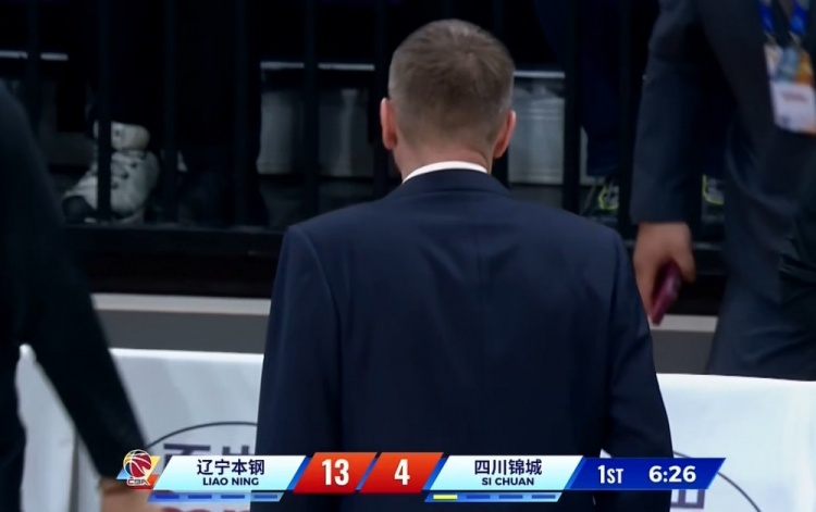 先发制人！库珀助攻克里斯单臂空接暴扣 辽宁13-4打停四川